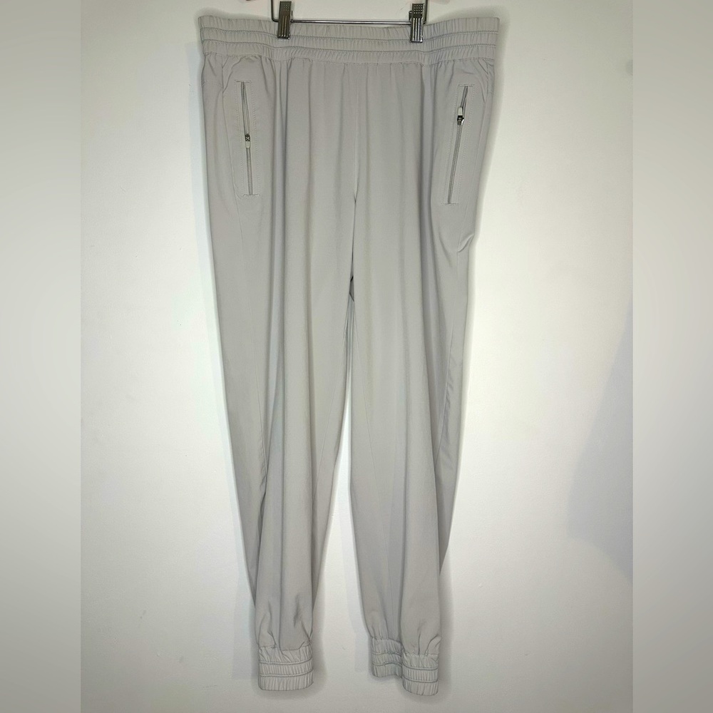 Tommy Bahama Alicia IslandZone Jogger, Light Grey- Size Small